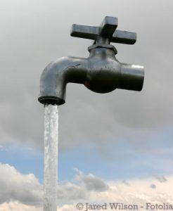 Lire la suite à propos de l’article Coût de l’eau et eau de pluie: les vrais enjeux du débat
